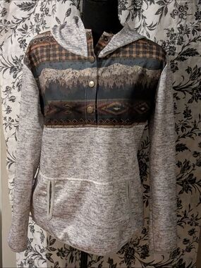 Cozy Hooded Pullover with Mountain & Aztec Panel - Gray